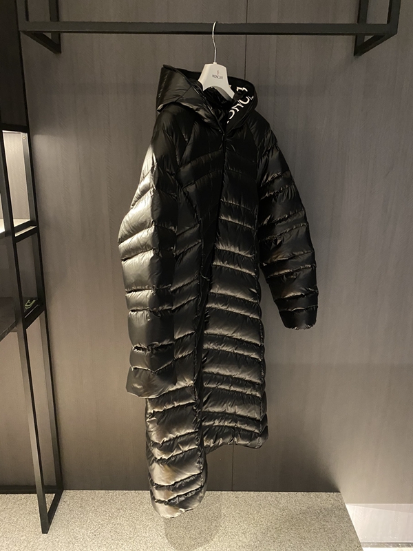 ハイクオリティダウンジャケット側面デザイン